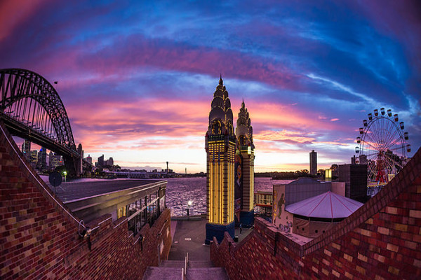 This photo is by Ross Fowler - https://www.flickr.com/photos/ross_fowler/15637927048/in/photolist-pPSsTS-aQ1KPi-4s4s38-bqZ9Hm-buikHG-nYs3MD-pWpj9V-sCWYba-7bwGJk-q8Yg6E-b1rDkB-pBUNtE-nRtgM5-dk33Nt-6oDaT8-4ZktHW-Fgm6hs-qpHpFV-7ojz6j-i1T24R-oyXn4u-q3chGx-qZHxZk-gYD58d-5DV8ec-r5L6Jn-pVACn9-q1chSD-prNhdC-8FV5up-qpAyej-4fBixP-pVi8Bk-qY4ZGA-zmmVd-jCUd1L-o3EVhm-zmmHz-dtBfWJ-byxcE4-bsXr7K-dtvHbg-ncAj4R-oFSw8H-bxxCXp-r3cZDi-puJzkh-cYQ2Gh-qhvmGS-qe2d9G